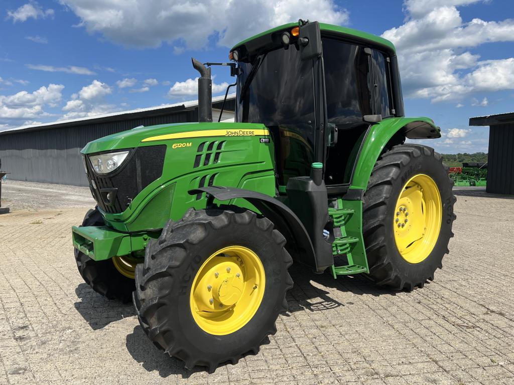 2016 John Deere 6120M
