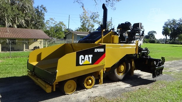 2011 CATERPILLAR AP-600D