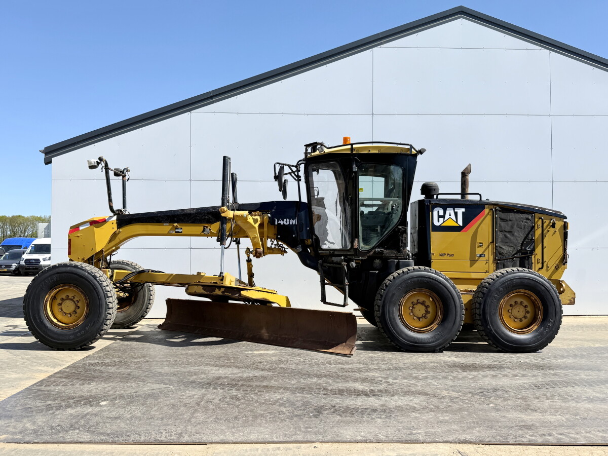 2010 Caterpillar 140M VHP Plus