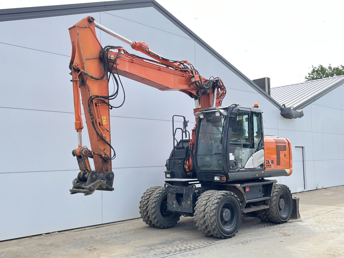 2017 Hitachi ZX170W-5B