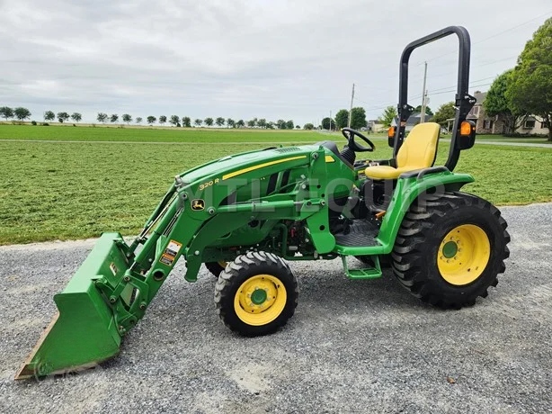 2018 John Deere 3033R